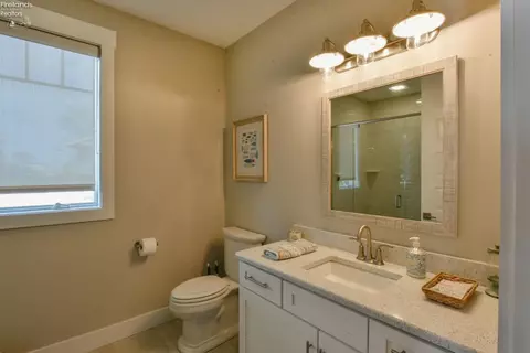 Bath - 2135 N Robert St, Marblehead, OH 43440 photo 7 of 13