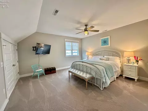 Bedroom - 2135 N Robert St, Marblehead, OH 43440 photo 4 of 15