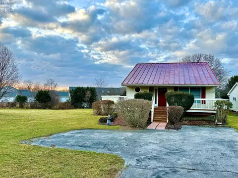 10714 E Bayshore Rd, Marblehead, OH 43440