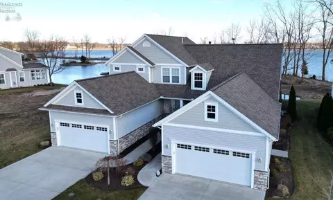 5340 Pintail Dr #BB, Port Clinton, OH 43452