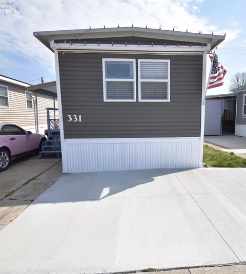 331 Jeanie Dr, Huron, OH 44839