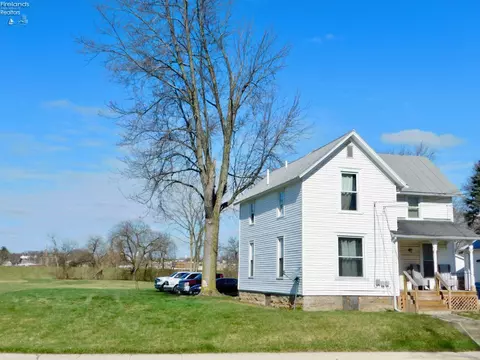 236 S 5th St, Fremont, OH 43420