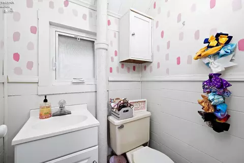Bath - 33 Walnut St, Norwalk, OH 44857 photo 3 of 3