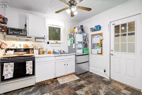 Kitchen - 33 Walnut St, Norwalk, OH 44857 photo 3 of 4