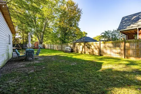 Exterior - 33 Walnut St, Norwalk, OH 44857 photo 3 of 5