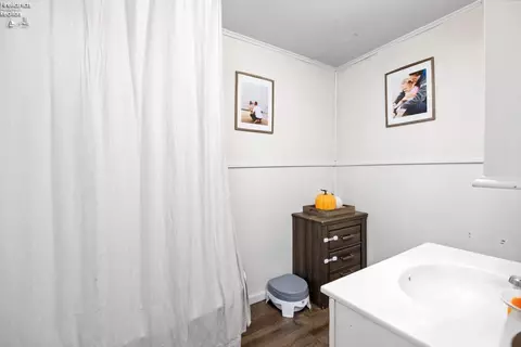 Bath - 33 Walnut St, Norwalk, OH 44857 photo 1 of 3