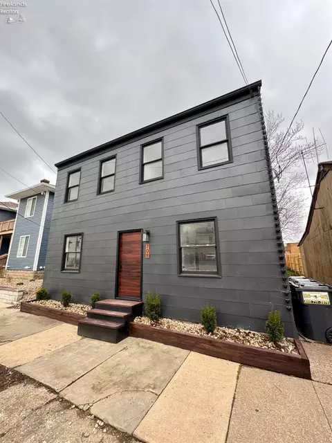708 W Market St, Sandusky, OH 44870