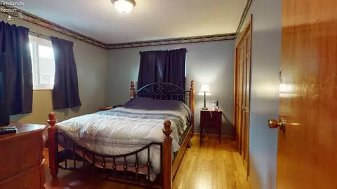 Bedroom - 895 Lakeview Dr, Willard, OH 44890 photo 1 of 2