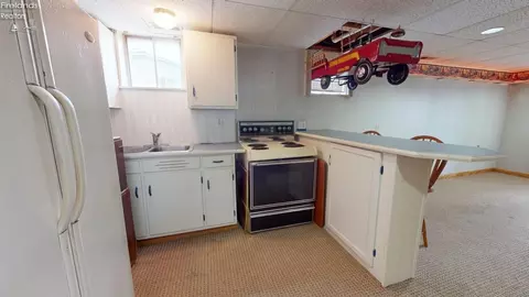 Kitchen - 895 Lakeview Dr, Willard, OH 44890 photo 4 of 5