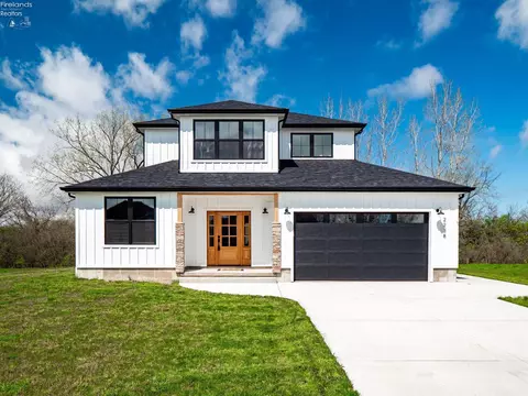 2238 S Harbor Bay Dr S Dr, Lakeside, OH 43440
