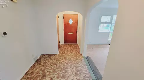 Entry Way - 821 Seneca Ave, Huron, OH 44839 photo 2 of 2