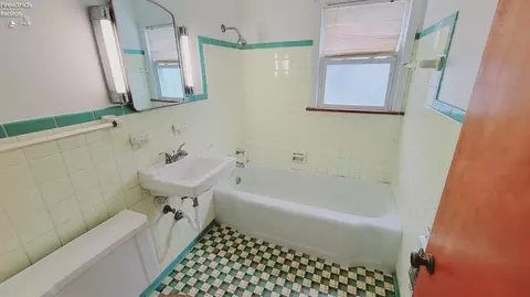 Bath - 821 Seneca Ave, Huron, OH 44839 photo 2 of 2
