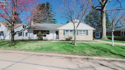 821 Seneca Ave, Huron, OH 44839