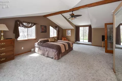 Bedroom - 3254 Confederate Dr, Marblehead, OH 43440 photo 3 of 11