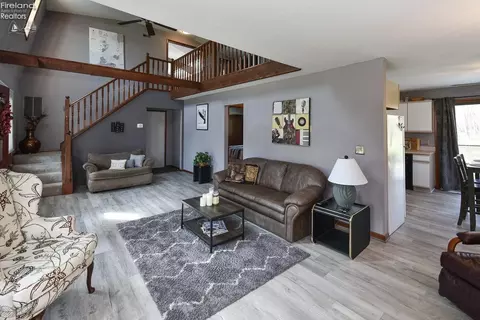 Living - 3254 Confederate Dr, Marblehead, OH 43440 photo 1 of 6