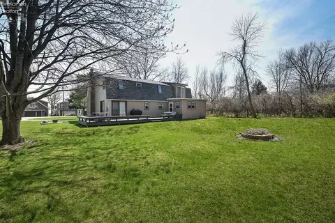 Exterior - 3254 Confederate Dr, Marblehead, OH 43440 photo 9 of 10