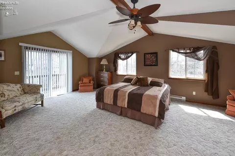 Bedroom - 3254 Confederate Dr, Marblehead, OH 43440 photo 2 of 11