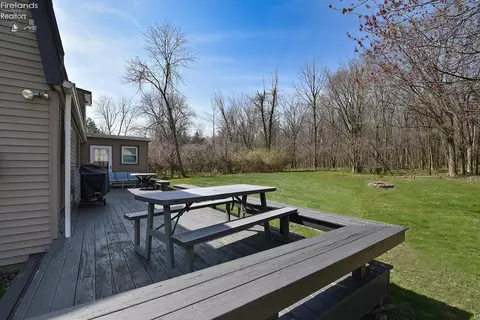 Exterior - 3254 Confederate Dr, Marblehead, OH 43440 photo 7 of 10