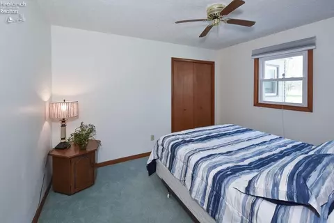 Bedroom - 3254 Confederate Dr, Marblehead, OH 43440 photo 10 of 11
