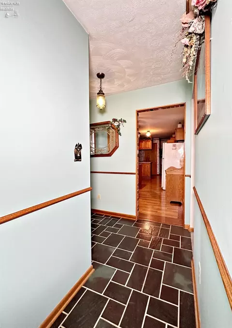 Entry Way - 16 E Tr 1153, Tiffin, OH 44883 photo 2 of 2