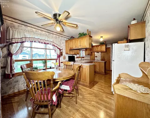 Dining - 16 E Tr 1153, Tiffin, OH 44883 photo 1 of 2