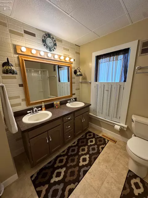 Bath - 150 E Main, Norwalk, OH 44857 photo 5 of 5