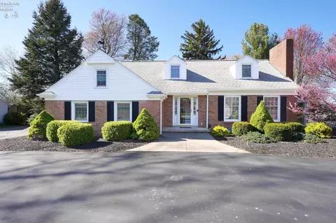 1886 Port Clinton Rd, Fremont, OH 43420