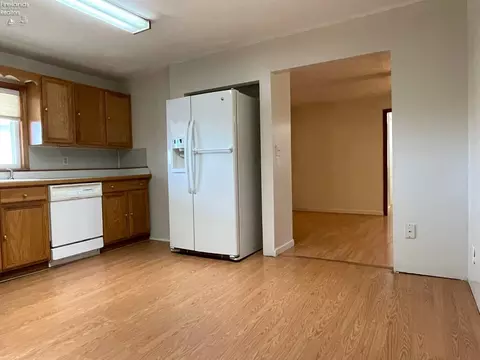 Kitchen - 9805 River Rd, Huron, OH 44839 photo 2 of 3