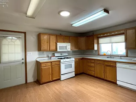 Kitchen - 9805 River Rd, Huron, OH 44839 photo 3 of 3