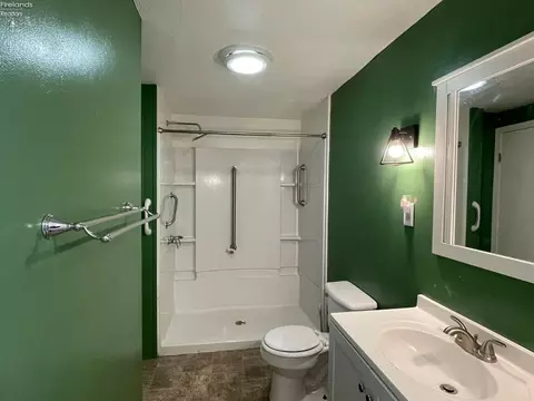 Bath - 9805 River Rd, Huron, OH 44839 photo 1 of 3