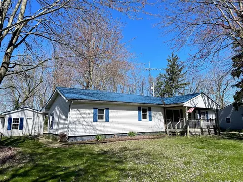 Exterior - 9805 River Rd, Huron, OH 44839 photo 3 of 6
