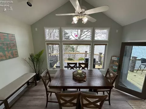 818 Scott Dr, Willard, OH 44890 photo 4