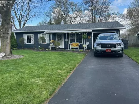 4924 Richmond Cir, Sandusky, OH 44870