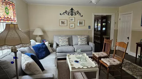 Living - 660 Walnut Ave, Lakeside, OH 43440 photo 3 of 5