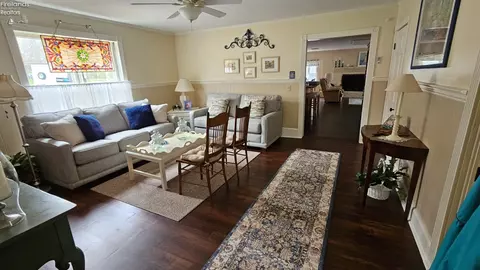 Living - 660 Walnut Ave, Lakeside, OH 43440 photo 2 of 5