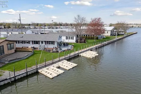 1601 N Anchor Ave, Port Clinton, OH 43452