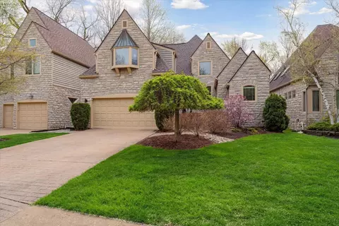 4253 Vilamoura Dr, Avon, OH 44011