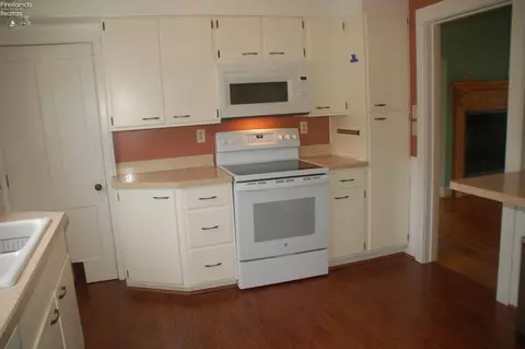 Kitchen - 501 Adams Ave, Huron, OH 44839 photo 3 of 3