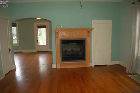 Living - 501 Adams Ave, Huron, OH 44839 photo 1 of 2