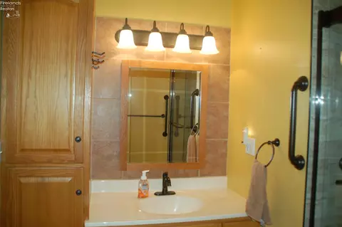 Bath - 501 Adams Ave, Huron, OH 44839 photo 1 of 3