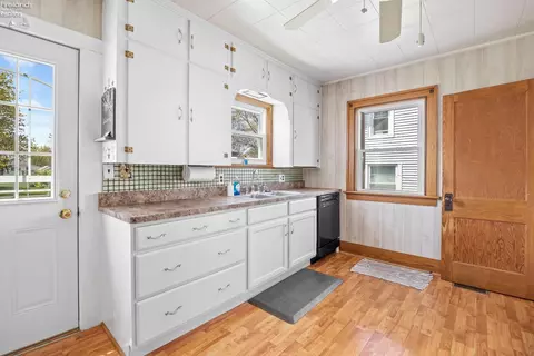 Bath - 265 Spring St, Clyde, OH 43410 photo 2 of 2
