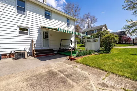 Exterior - 265 Spring St, Clyde, OH 43410 photo 7 of 12