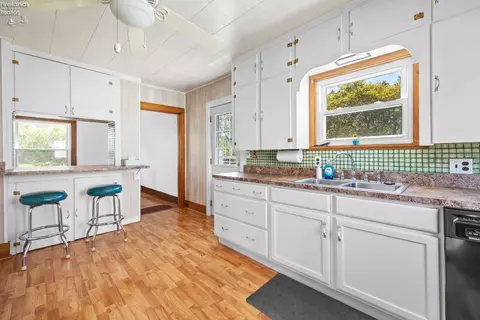 Kitchen - 265 Spring St, Clyde, OH 43410 photo 3 of 3