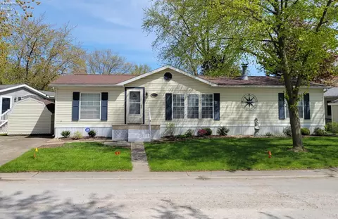 197 Driftwood Dr, Port Clinton, OH 43452