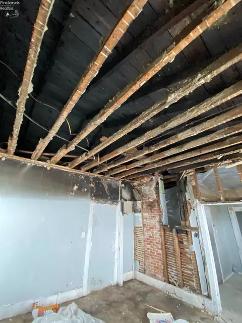 Exterior - 332 Lawrence St, Sandusky, OH 44870 photo 6 of 6