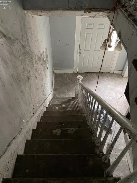 Entry Way - 332 Lawrence St, Sandusky, OH 44870 photo 1 of 4
