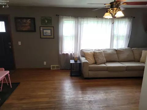 706 S Main St, Clyde, OH 43410 photo 6