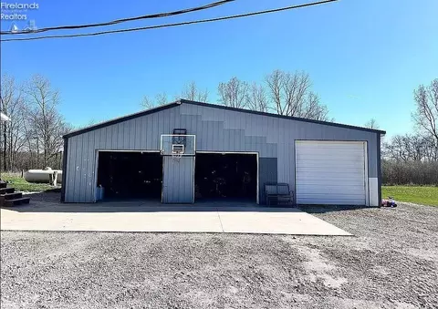 2359 Collins Rd, Collins, OH 44826 photo 2