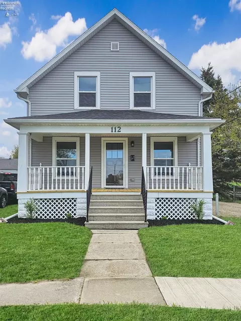 Exterior - 112 Nelson St, Clyde, OH 43410 photo 2 of 12