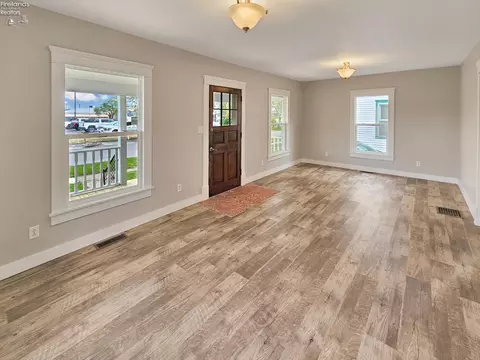 Living - 112 Nelson St, Clyde, OH 43410 photo 1 of 6